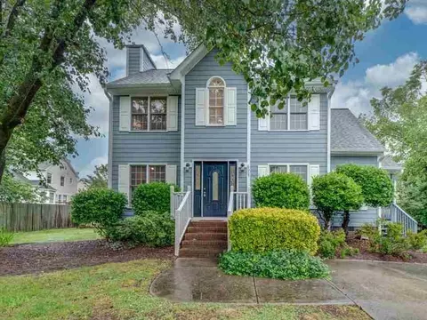 6005 Forest Ridge Dr, Durham, NC 27713 photo 1