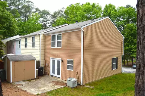 101 Brightleaf Ct, Cary, NC 27513 photo 2