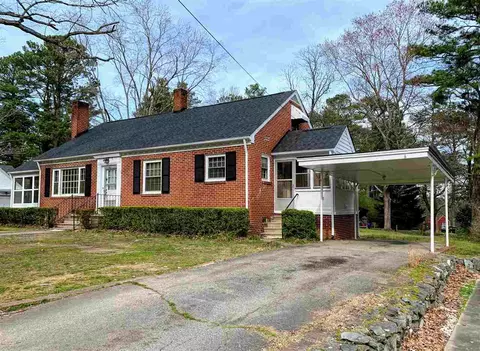 702 E Spring St, Oxford, NC 27565 photo 1