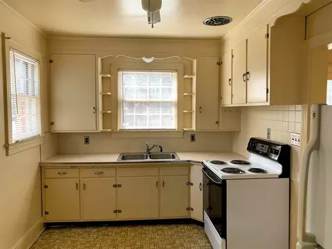702 E Spring St, Oxford, NC 27565 photo 6