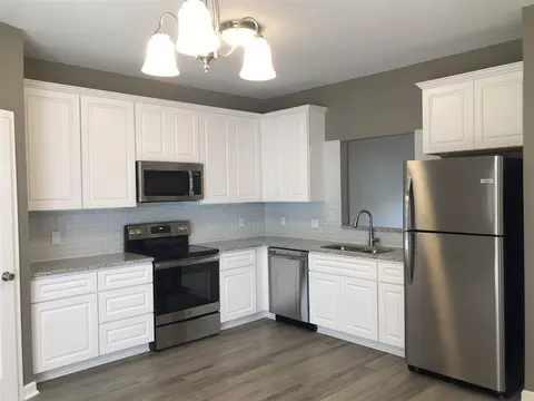 205 Pointe Crest Ct, Cary, NC 27513 photo 3