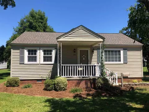 203 N 9th St, Erwin, NC 28339 photo 1