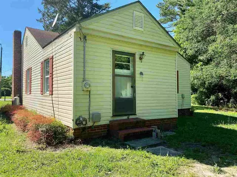107 1st St, Erwin, NC 28339 photo 4