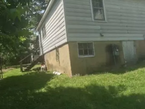 213 Webb St, Roxboro, NC 27573 photo 4