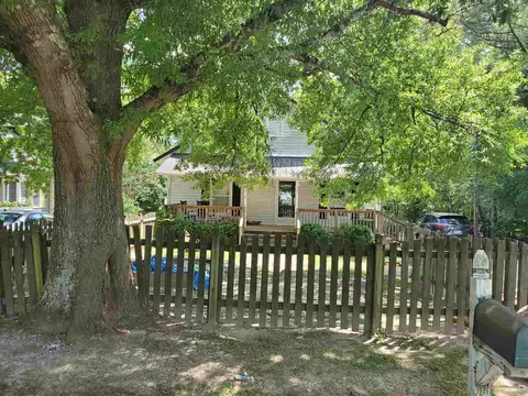 404 E Chatham St, Apex, NC 27502 photo 2