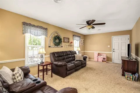 100 Eason Cir, Selma, NC 27576 photo 8