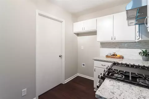 4004 Meriwether Dr, Durham, NC 27704 photo 9