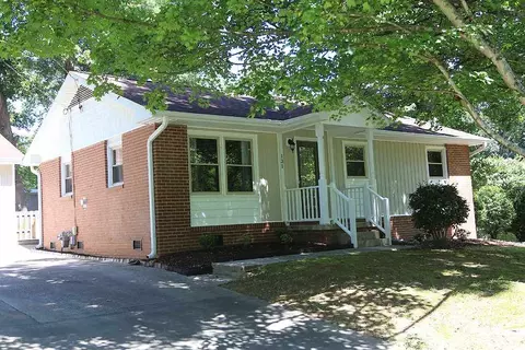 131 Murphy Dr, Cary, NC 27513 photo 1