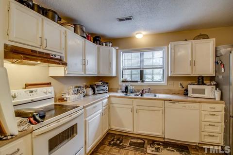 49 Willow Bridge Dr, Durham, NC 27707 photo 4