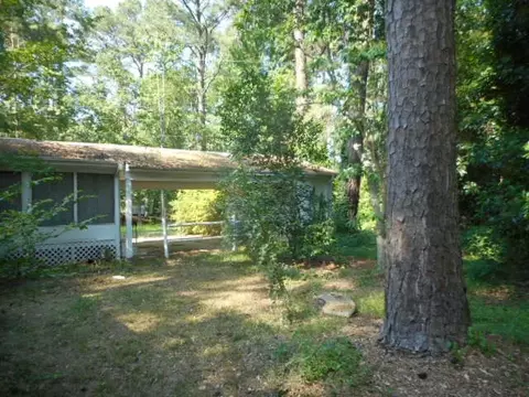 300 Pine St, Smithfield, NC 27577 photo 3