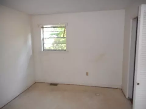 300 Pine St, Smithfield, NC 27577 photo 9