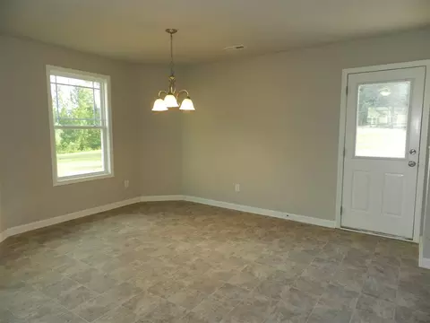 209 Cornfield Ln, Benson, NC 27504 photo 5