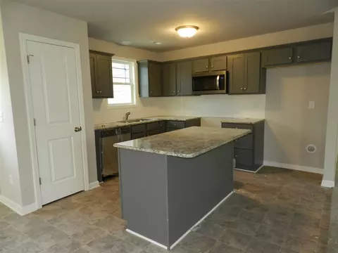 209 Cornfield Ln, Benson, NC 27504 photo 4