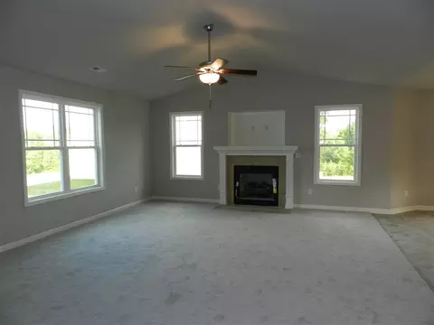 209 Cornfield Ln, Benson, NC 27504 photo 2