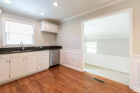 6 Holmes Cir, Durham, NC 27713 photo 9