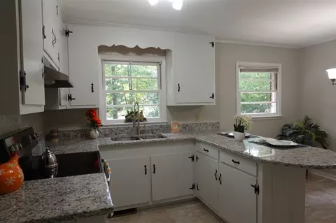 1204 Oak Dr, Durham, NC 27712 photo 9