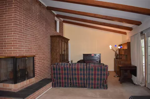 2226 Whitley Dr, Durham, NC 27707 photo 2
