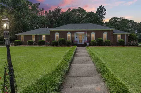 906 Merry St, Dunn, NC 28334 photo 1