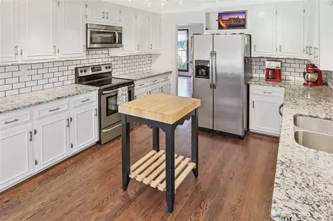 906 Merry St, Dunn, NC 28334 photo 7