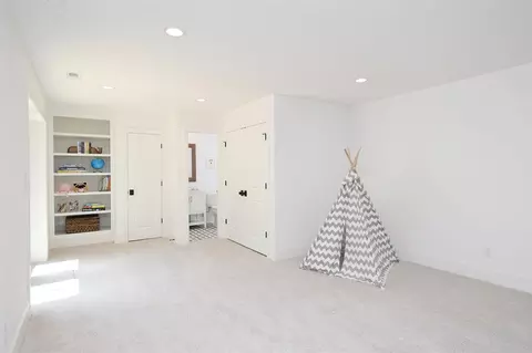 2017 Pine Dr, Raleigh, NC 27608 photo 18