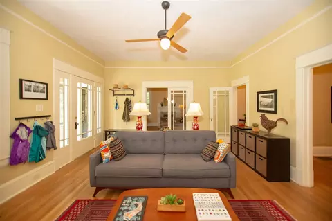 916 W Markham Ave, Durham, NC 27701 photo 8