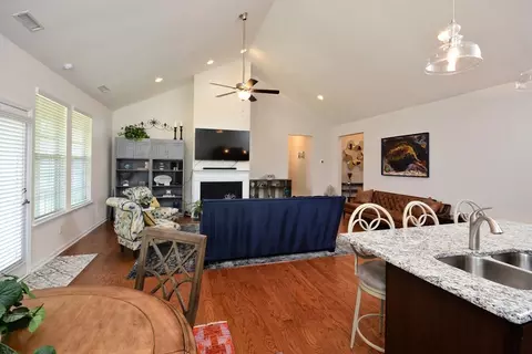 1031 Big Spring Cir, Durham, NC 27703 photo 11