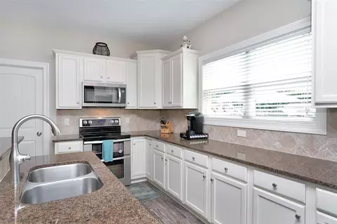 552 St Jiles Dr, Garner, NC 27529 photo 9