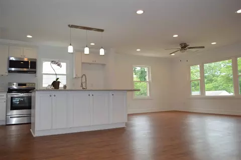 906 S Plum St, Durham, NC 27701 photo 3