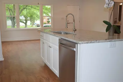906 S Plum St, Durham, NC 27701 photo 6