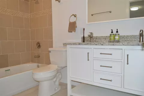 906 S Plum St, Durham, NC 27701 photo 9