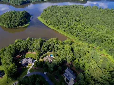 917 Edgewater Dr, Garner, NC 27529 photo 3