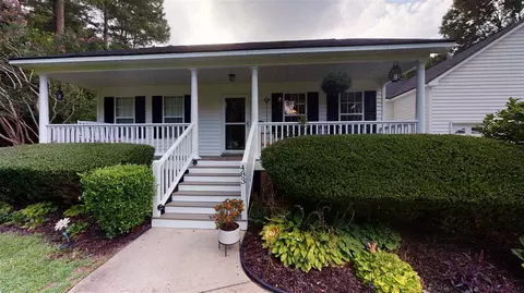 483 Galaxy Dr, Garner, NC 27529 photo 2