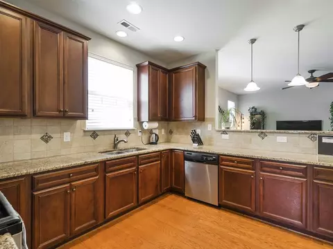 2051 Glenkirk Dr, Burlington, NC 27215 photo 5