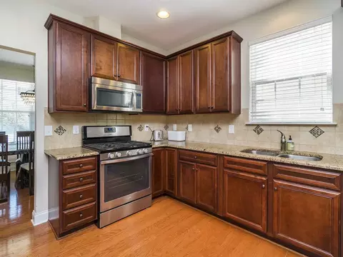 2051 Glenkirk Dr, Burlington, NC 27215 photo 4