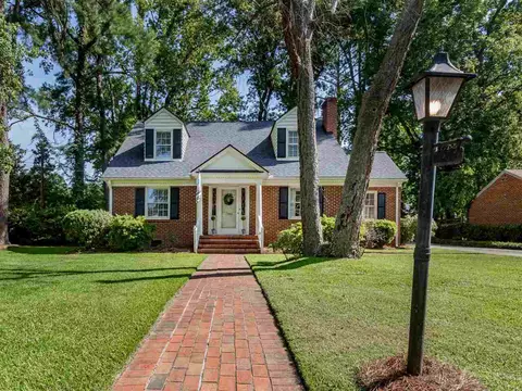 107 E Meadowbrook Dr, Smithfield, NC 27577 photo 2