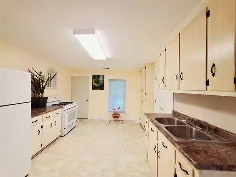 809 Pleasant Dr, Durham, NC 27703 photo 3