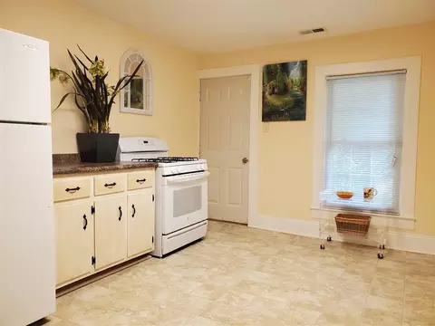 809 Pleasant Dr, Durham, NC 27703 photo 4