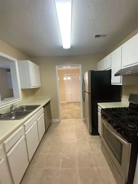 5804 Pointer Dr #201, Raleigh, NC 27609 photo 1