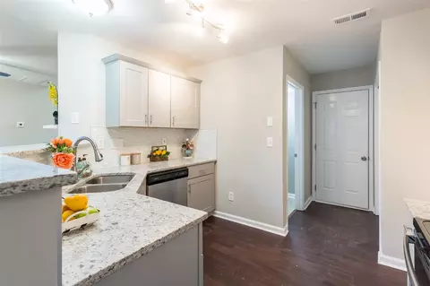 32 Lake Village Dr, Durham, NC 27713 photo 8
