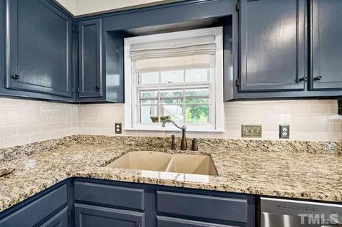 101 Flintlock Ct, Cary, NC 27513 photo 9