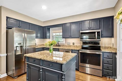 101 Flintlock Ct, Cary, NC 27513 photo 6