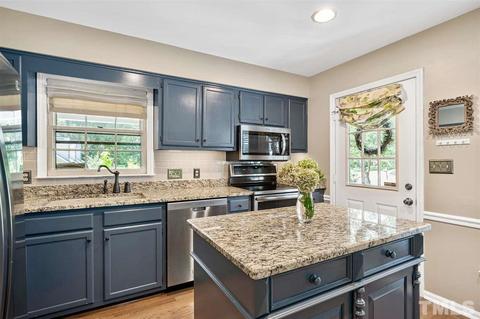 101 Flintlock Ct, Cary, NC 27513 photo 8