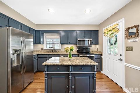 101 Flintlock Ct, Cary, NC 27513 photo 7