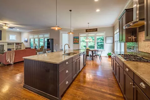 121 Ruskin Dr, Chapel Hill, NC 27516 photo 2