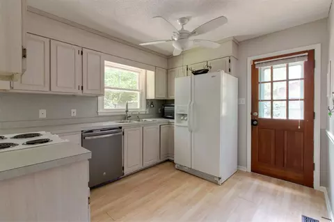 4731 Heritage Dr, Durham, NC 27712 photo 9