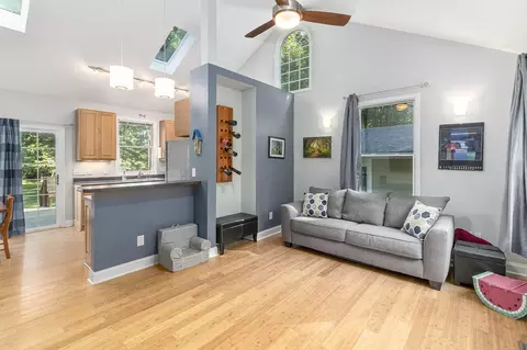 310 Hemlock Dr, Durham, NC 27705 photo 5