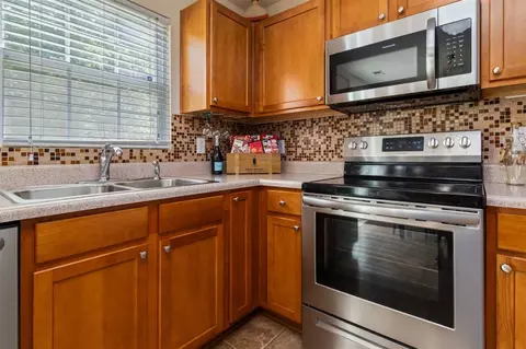 2040 Spring Creek Dr, Durham, NC 27704 photo 5