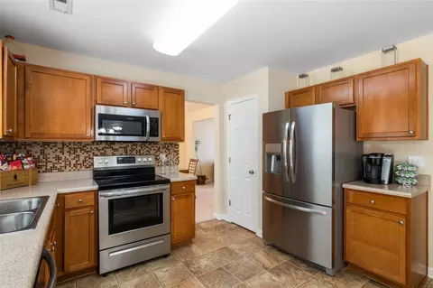 2040 Spring Creek Dr, Durham, NC 27704 photo 6