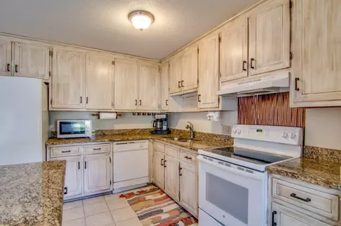 411 Chivalry Dr, Durham, NC 27703 photo 10