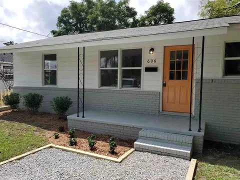 606 E Davis St, Smithfield, NC 27577 photo 2